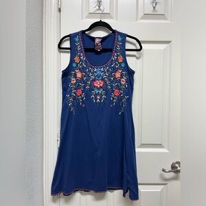 Johnny was dress size Small